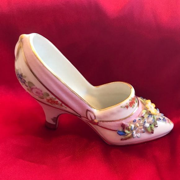 Home #9). PORCELAIN VICTORIAN HEEL🤍 Beautiful - Picture 1 of 5